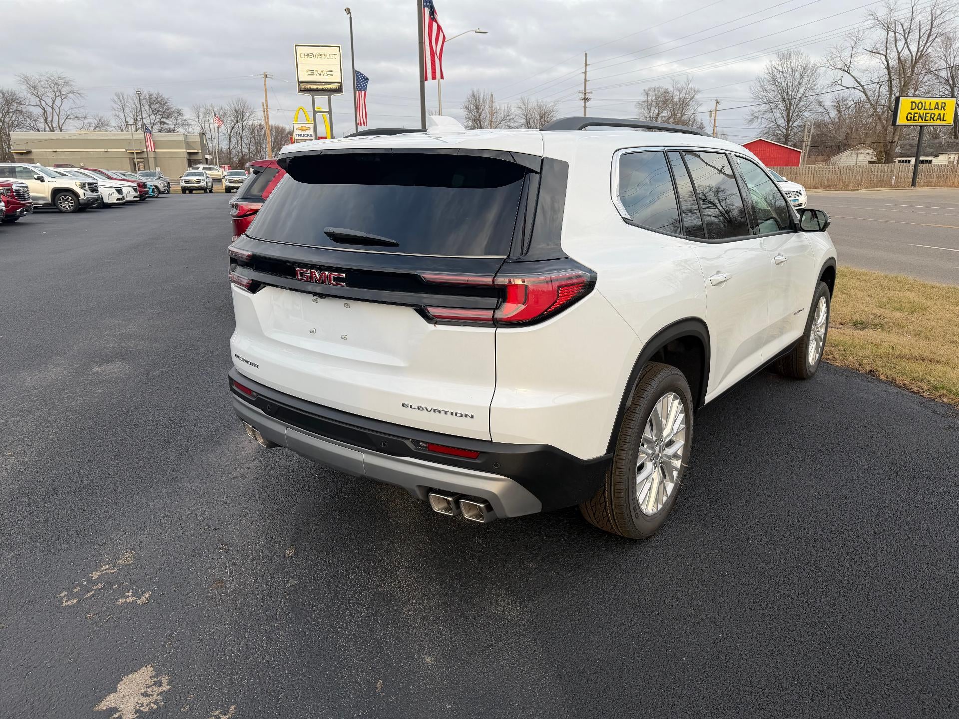2026 GMC Acadia Elevation
