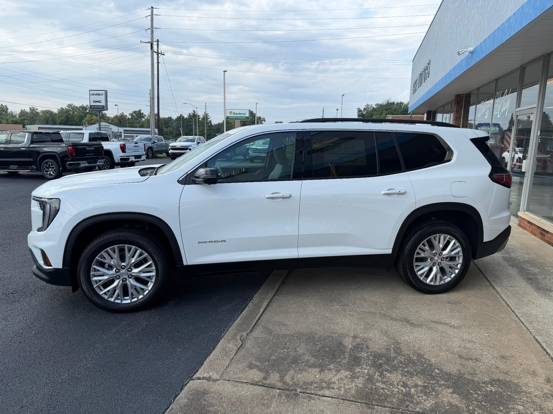 2027 GMC Acadia Elevation