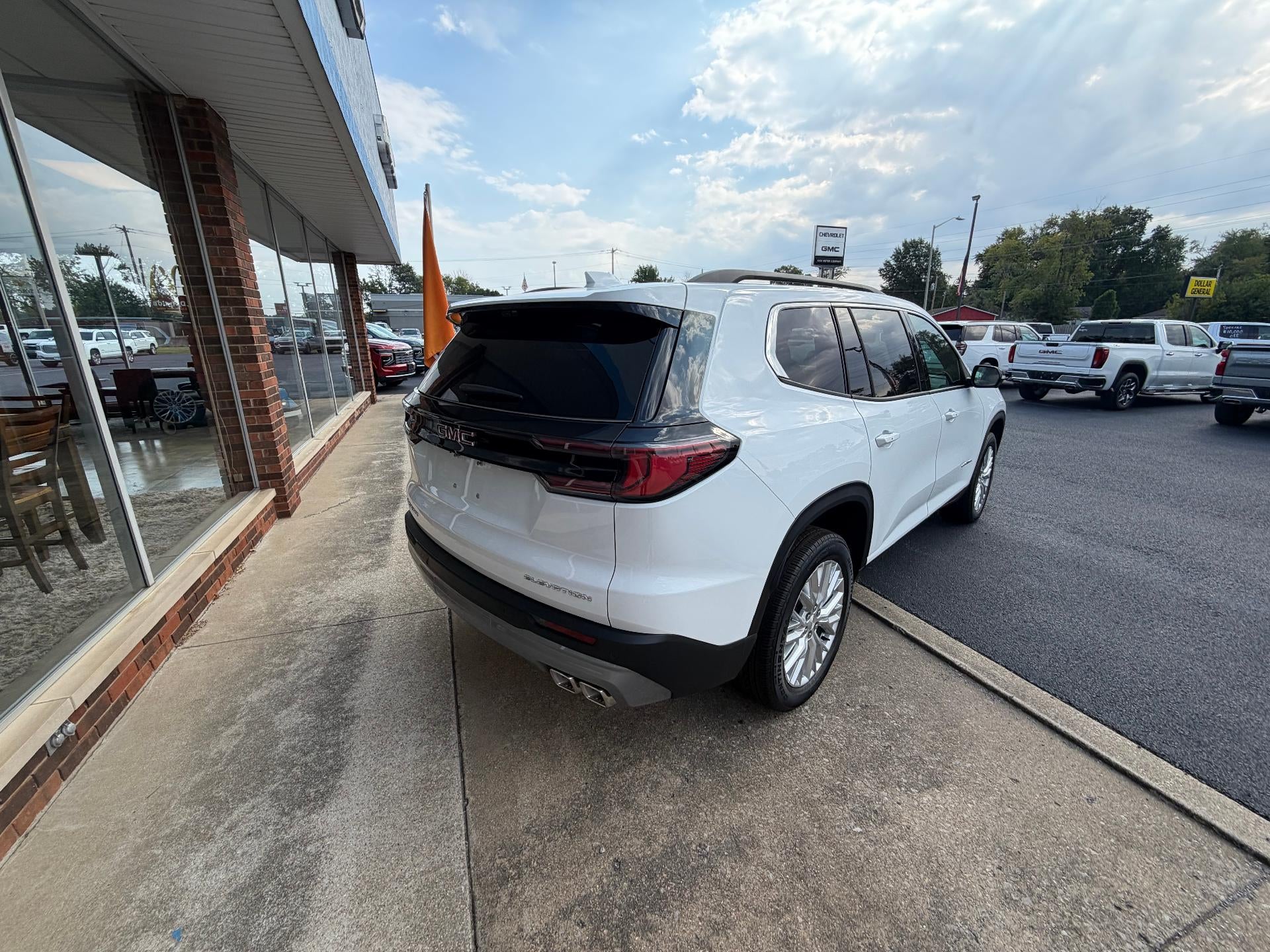 2027 GMC Acadia Elevation