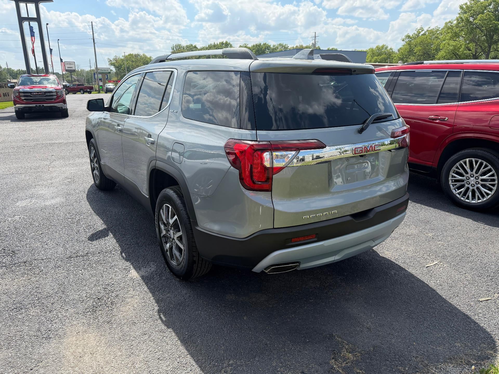 2023 GMC Acadia SLE