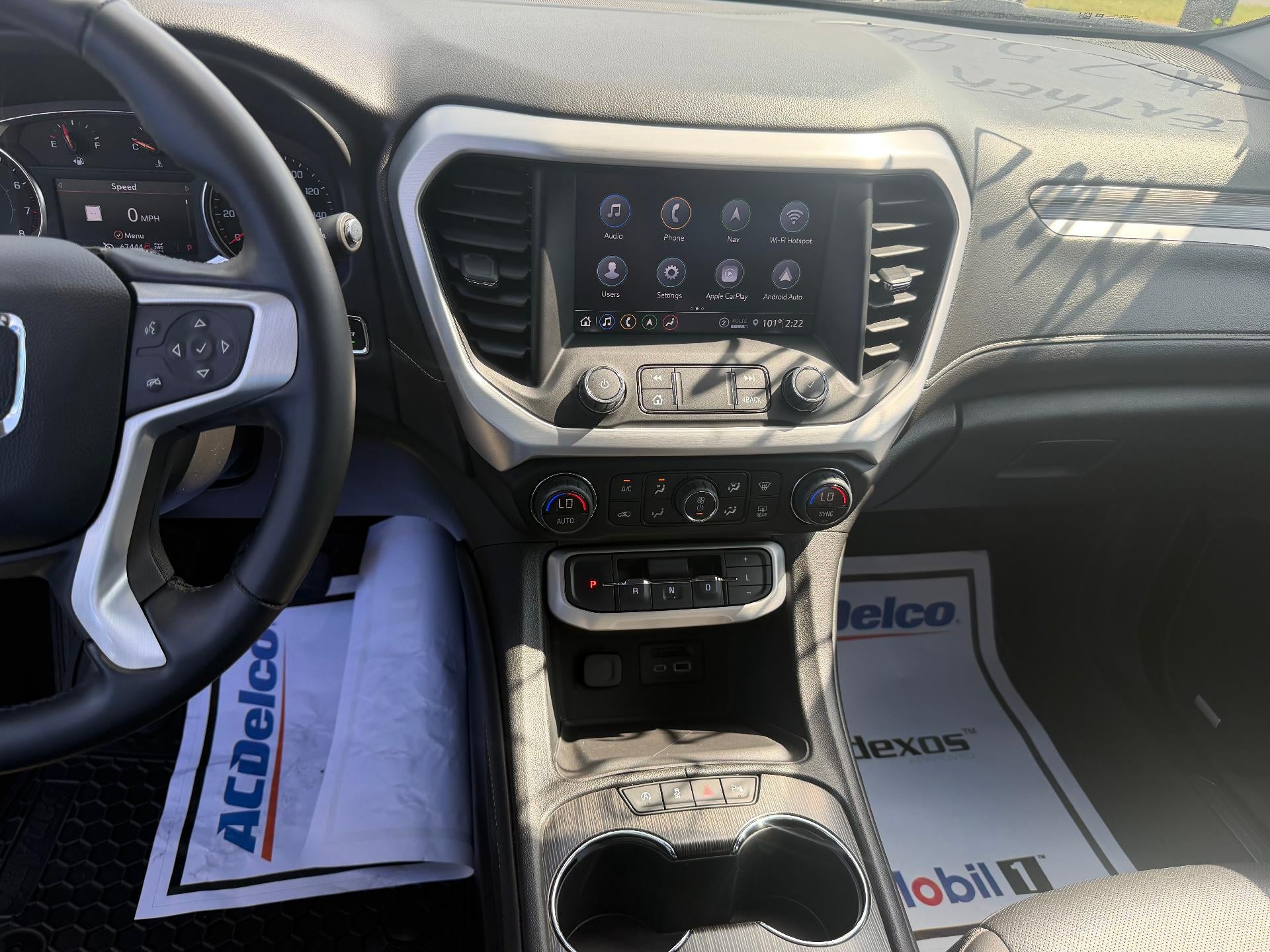 2023 GMC Acadia SLT