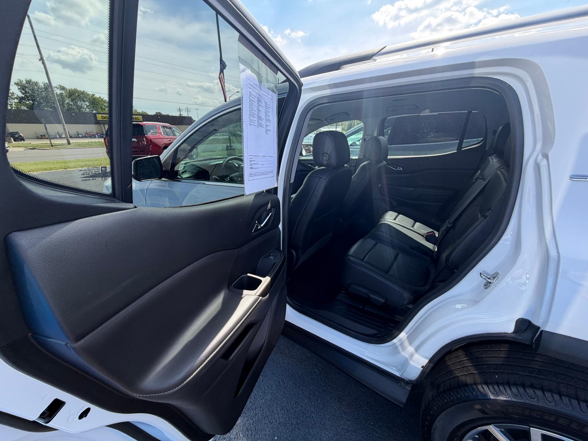 2023 GMC Acadia SLT