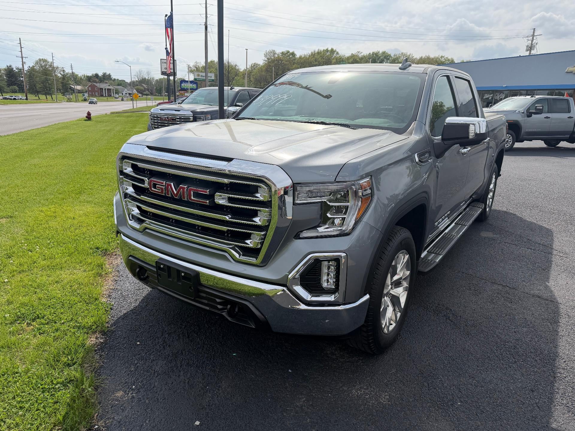 2019 GMC Sierra 4WD Crew Cab Short Box SLT's photo