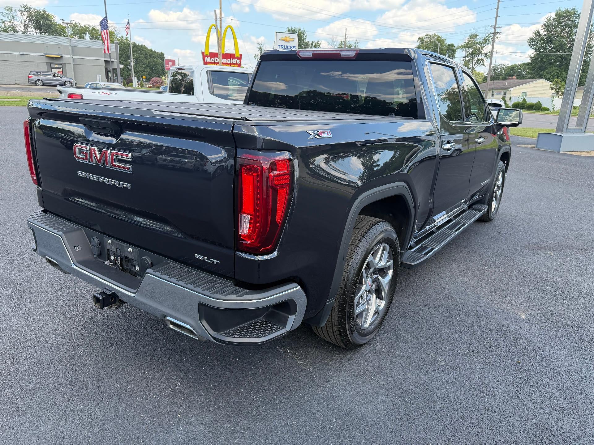 2023 GMC Sierra 1500 SLT