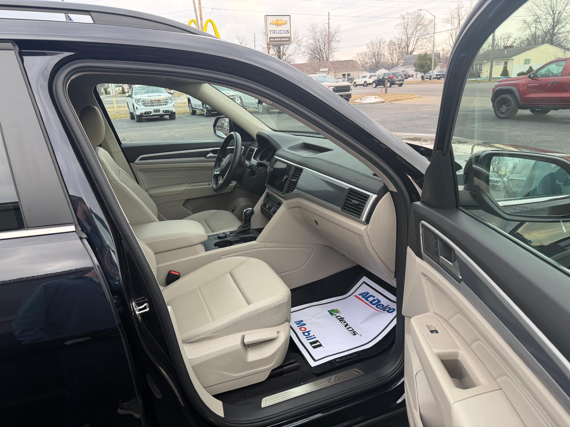 2021 Volkswagen Atlas 3.6L V6 SE w/Technology R-Line