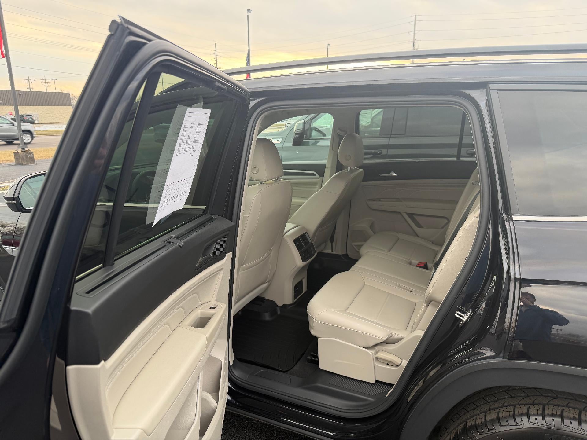 2021 Volkswagen Atlas 3.6L V6 SE w/Technology R-Line