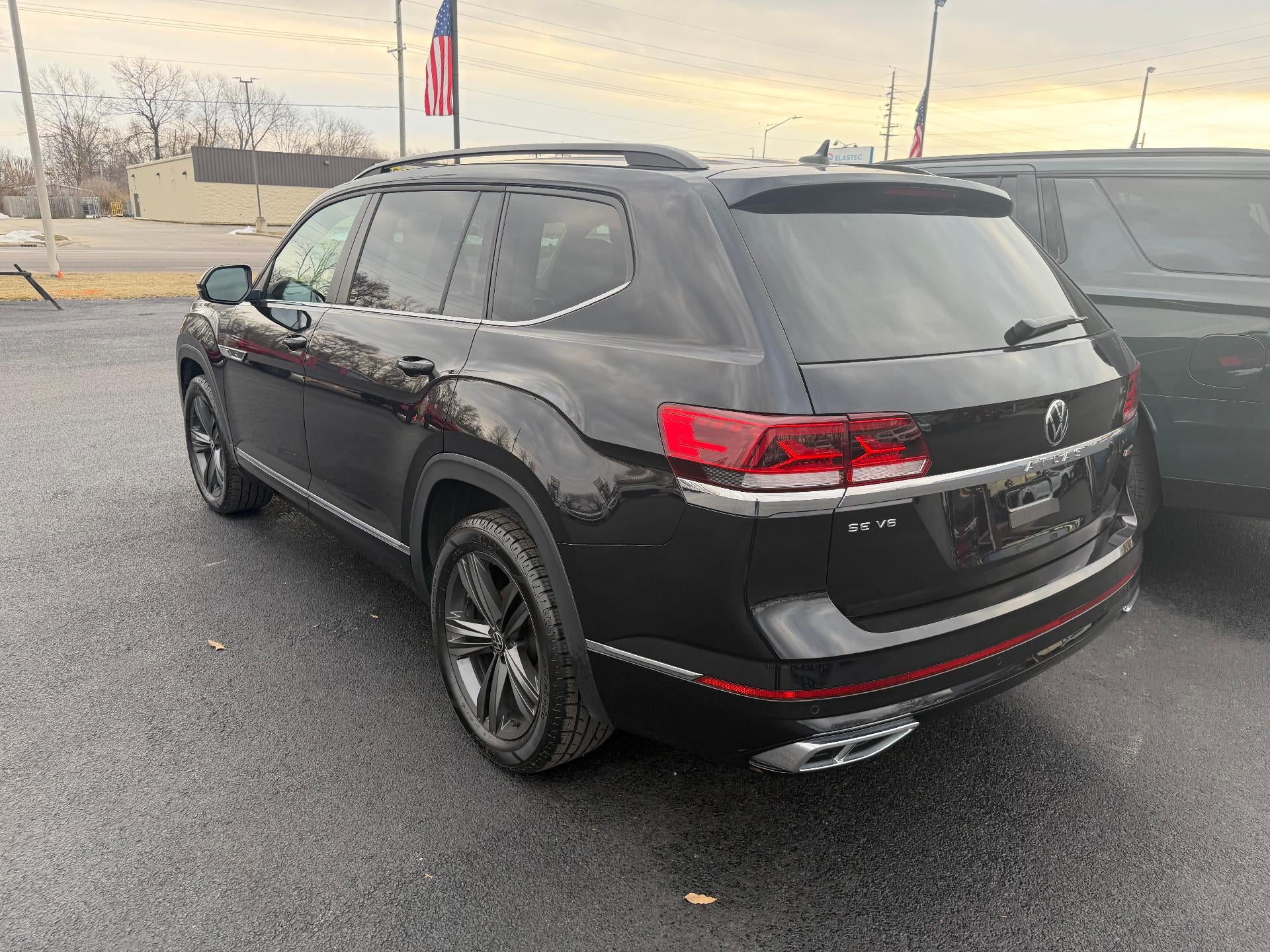 2021 Volkswagen Atlas 3.6L V6 SE w/Technology R-Line