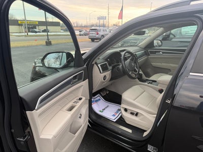 2021 Volkswagen Atlas 3.6L V6 SE w/Technology R-Line