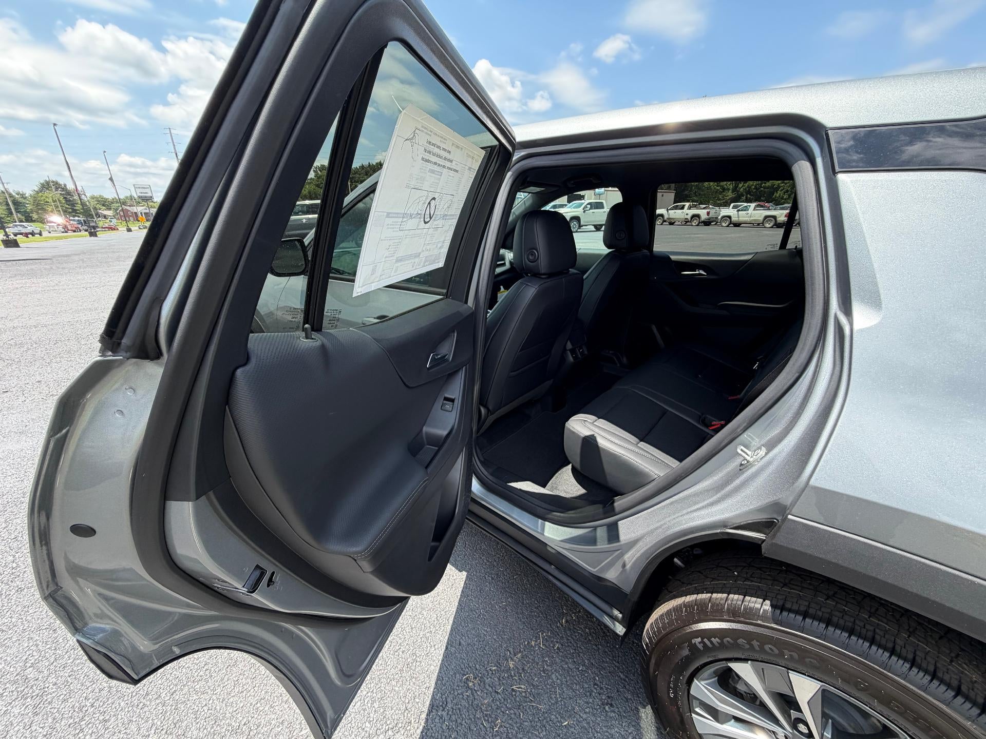 2027 Chevrolet Equinox LT - Photo 10