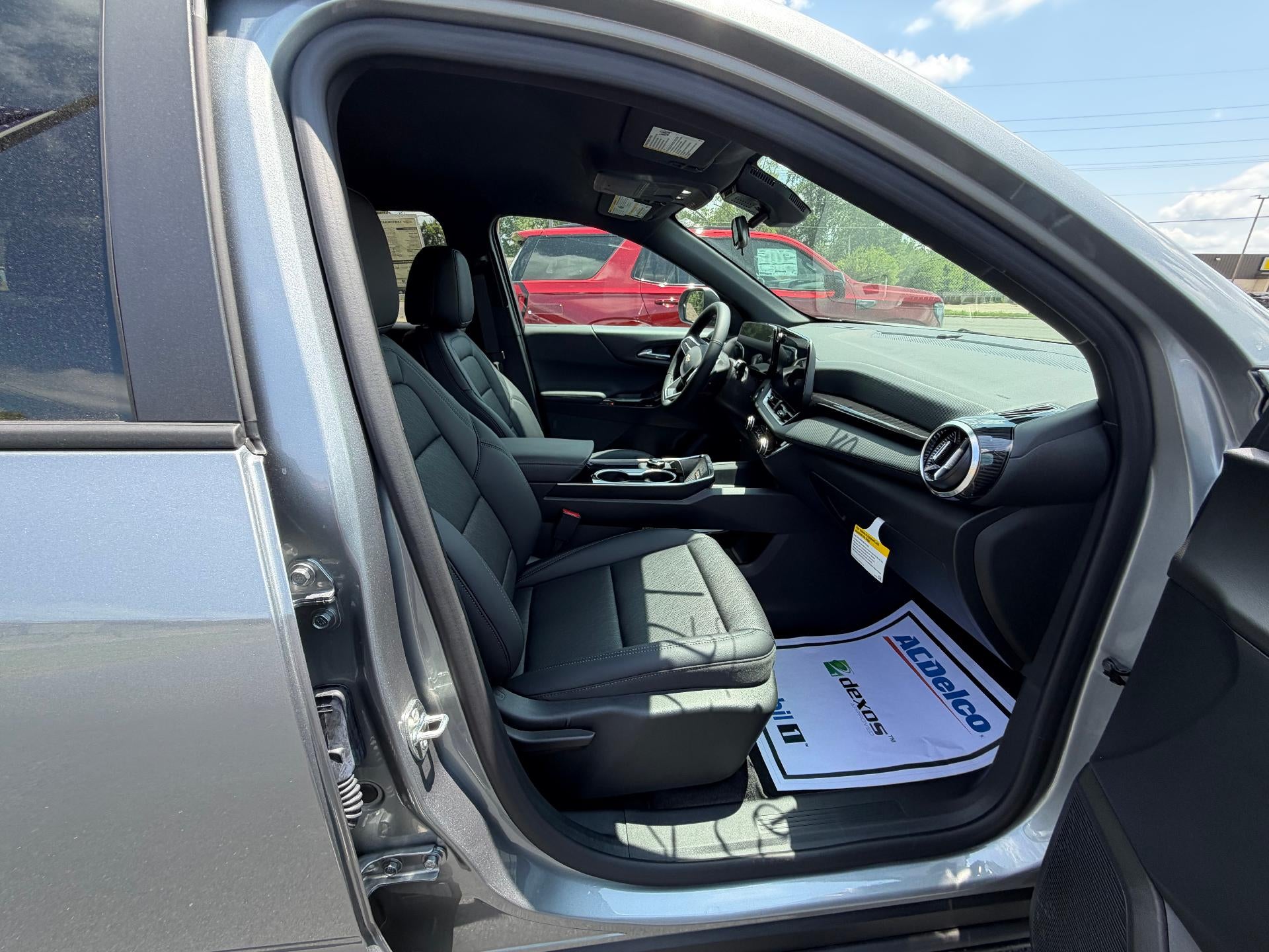 2027 Chevrolet Equinox LT - Photo 12