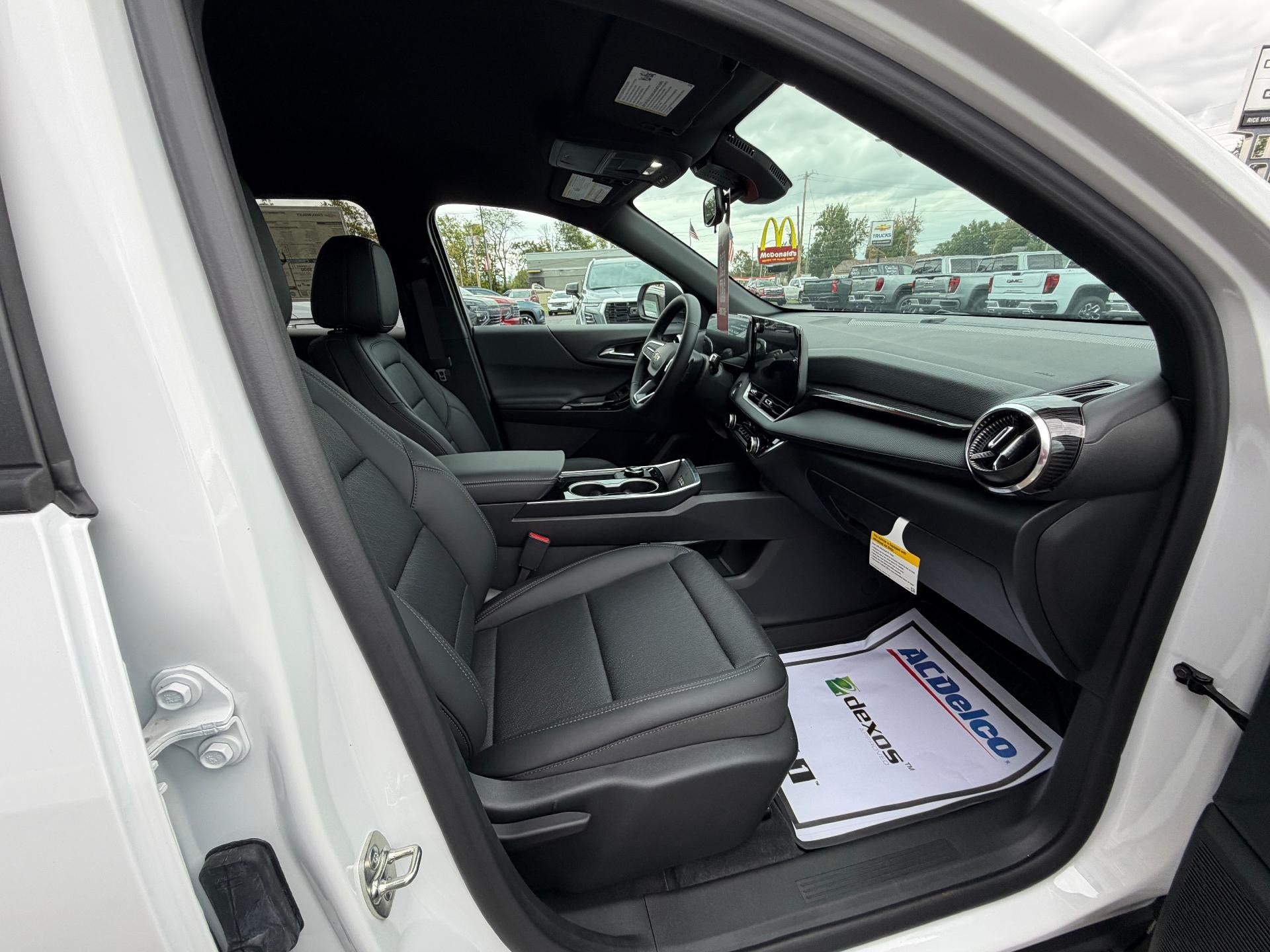 2027 Chevrolet Equinox LT - Photo 12