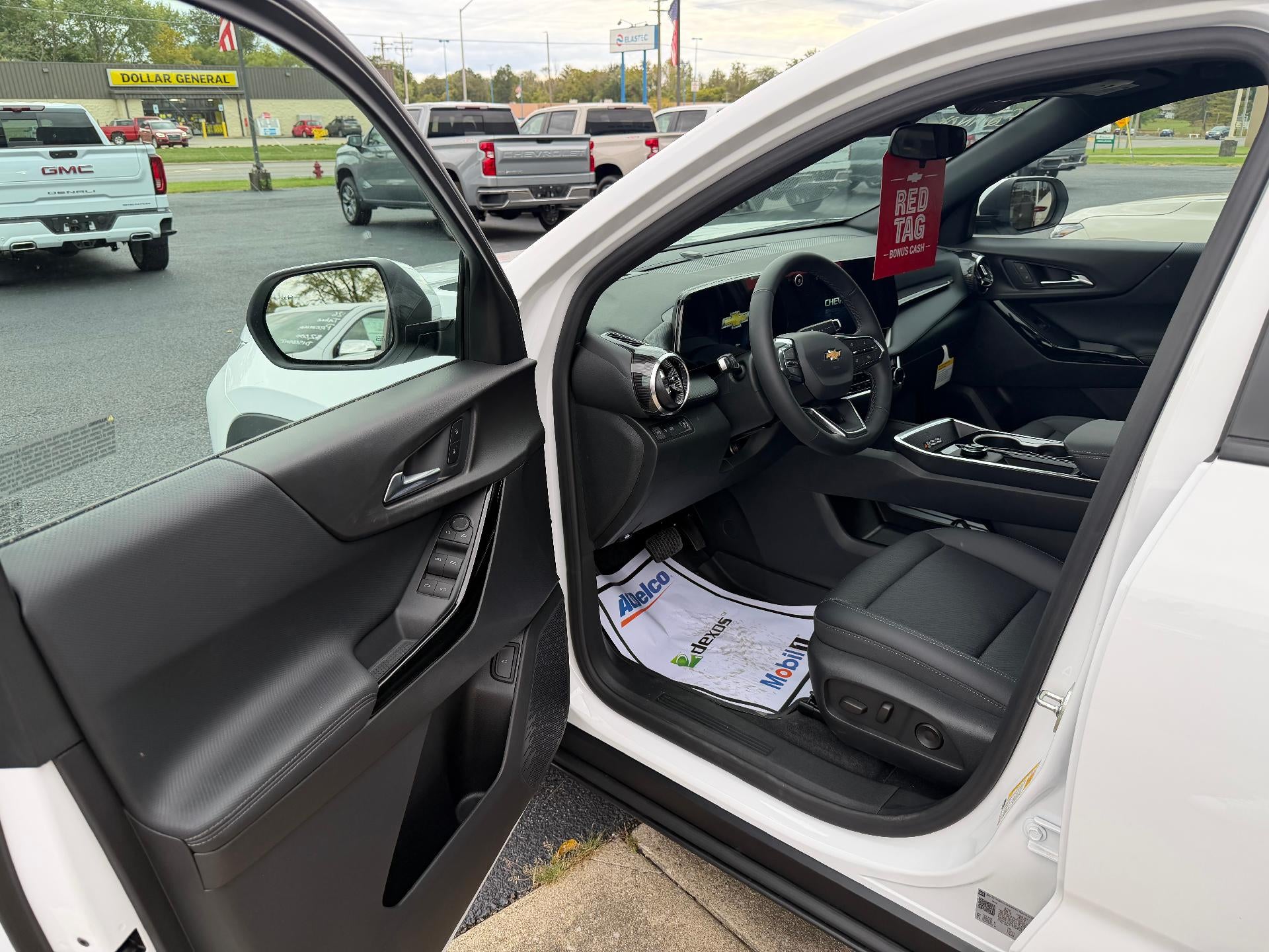 2027 Chevrolet Equinox LT - Photo 8