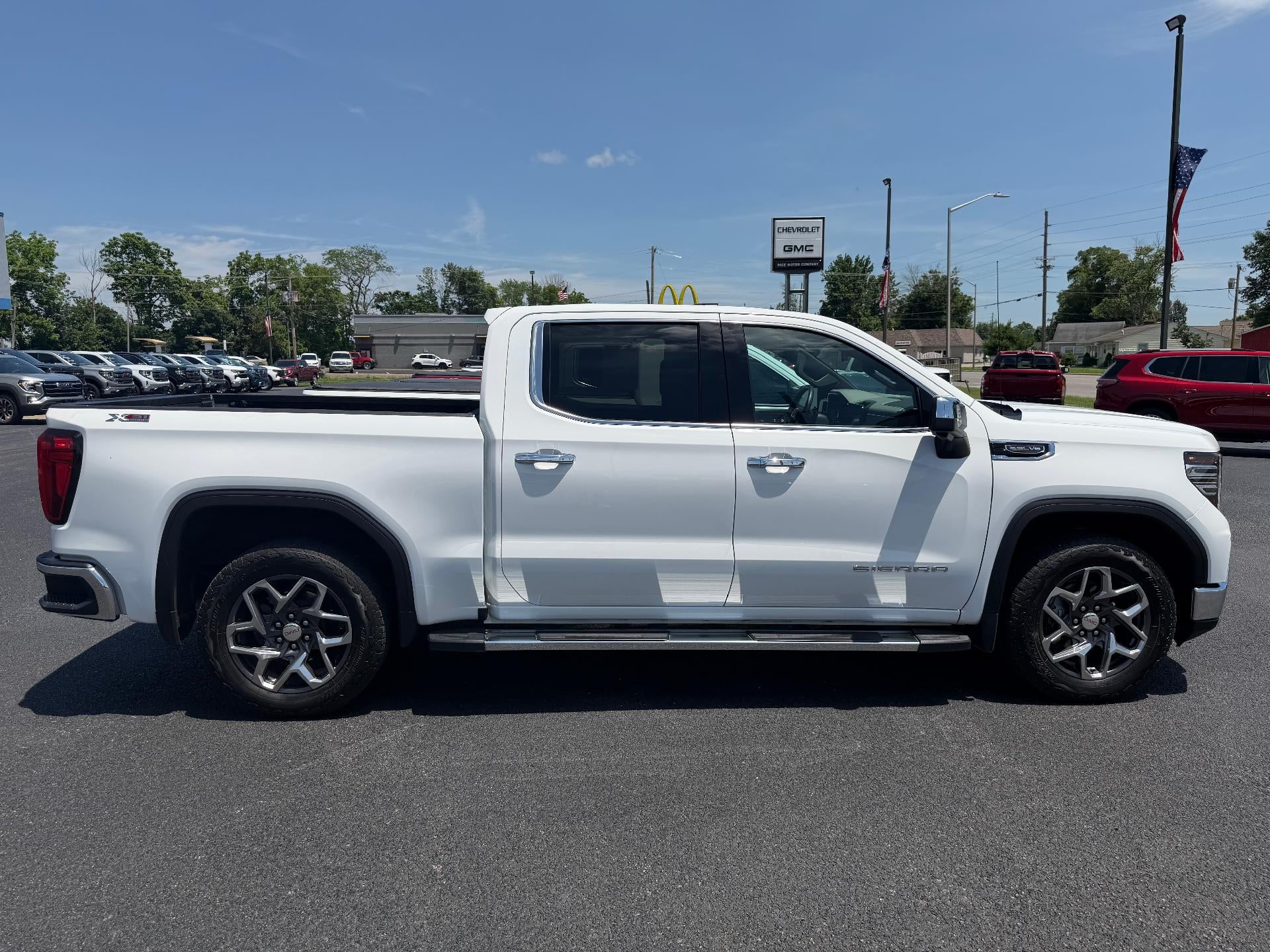 2022 GMC Sierra 1500 SLT