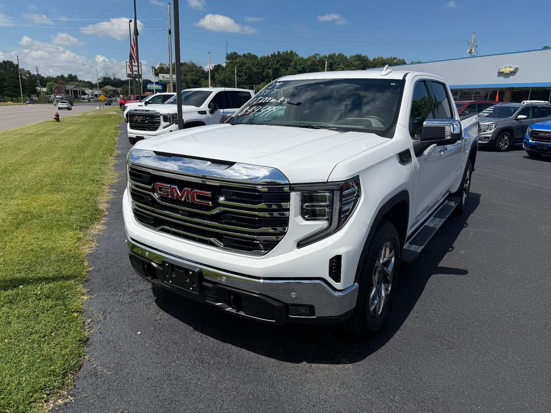 2024 GMC Sierra 1500 SLT