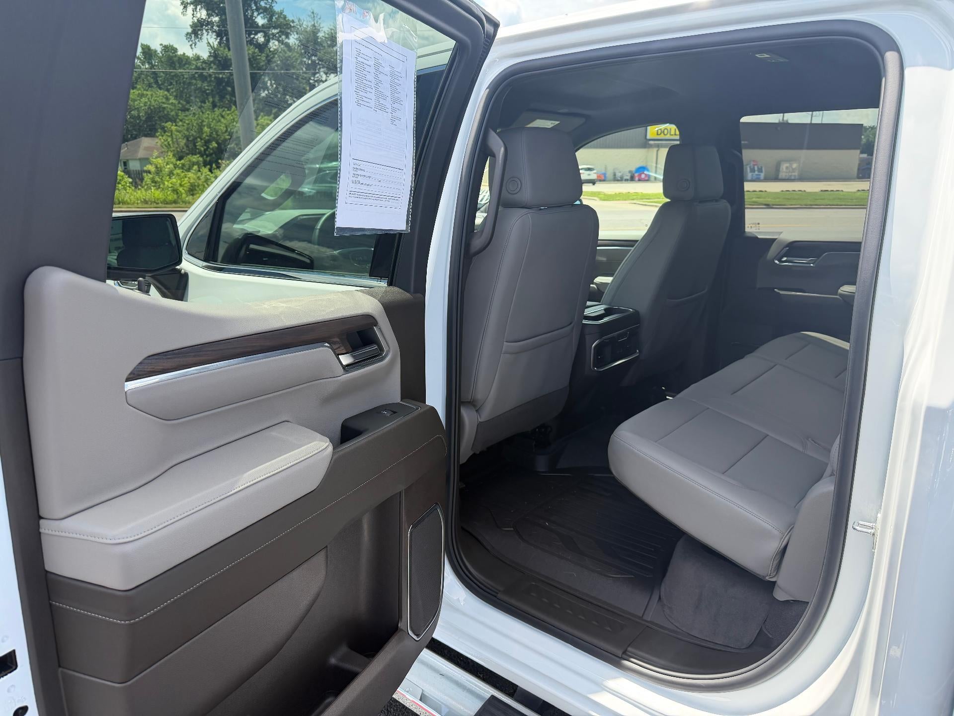 2024 GMC Sierra 1500 SLT
