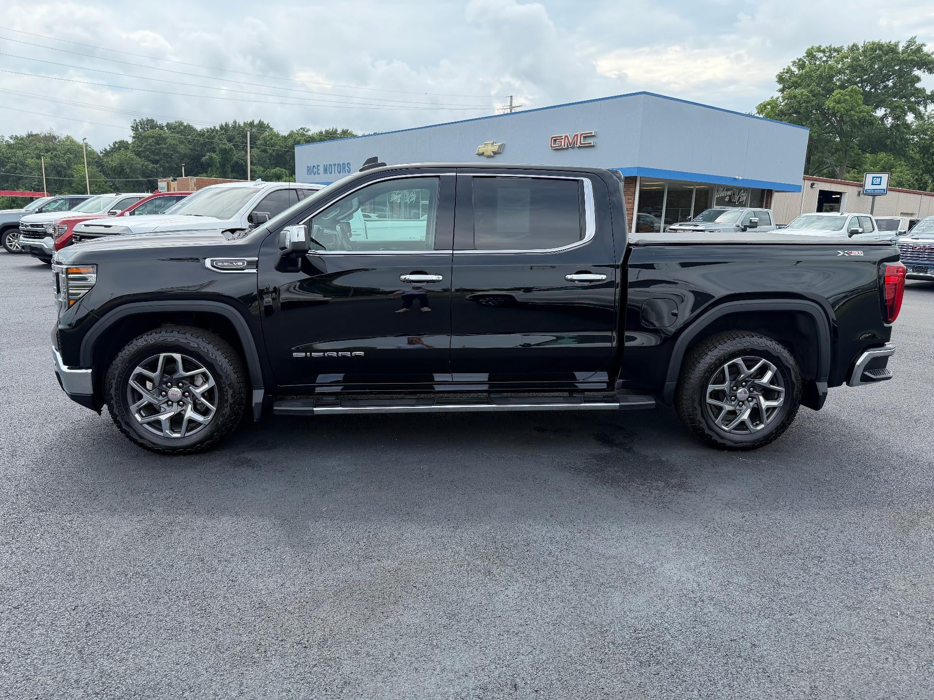 2022 GMC Sierra 1500 SLT