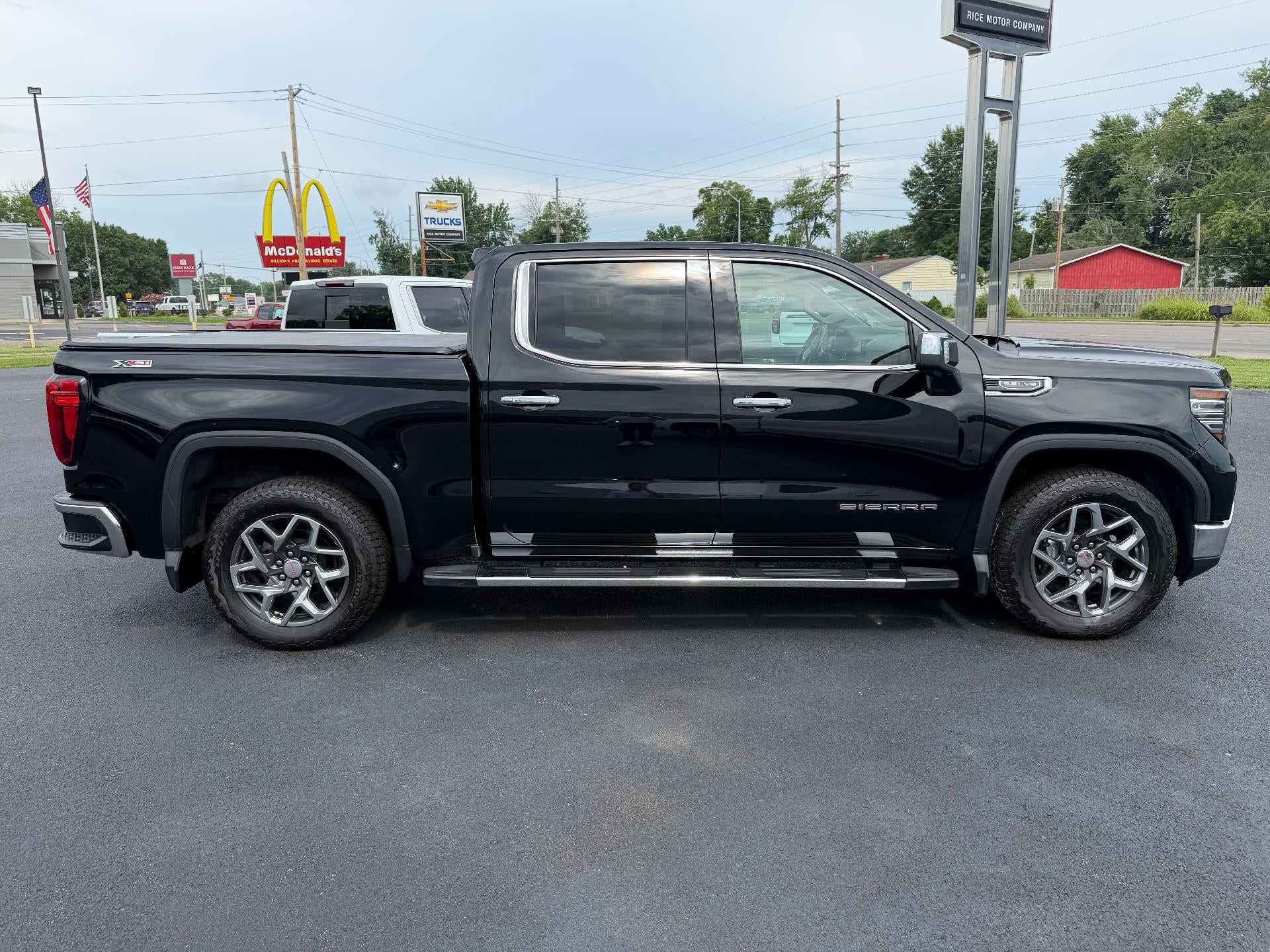 2022 GMC Sierra 1500 SLT