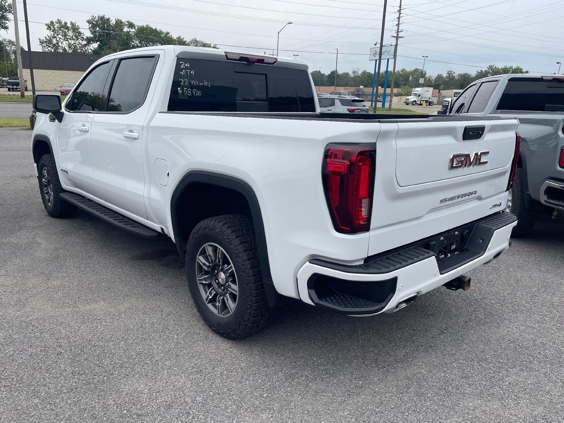 2024 GMC Sierra 1500 AT4